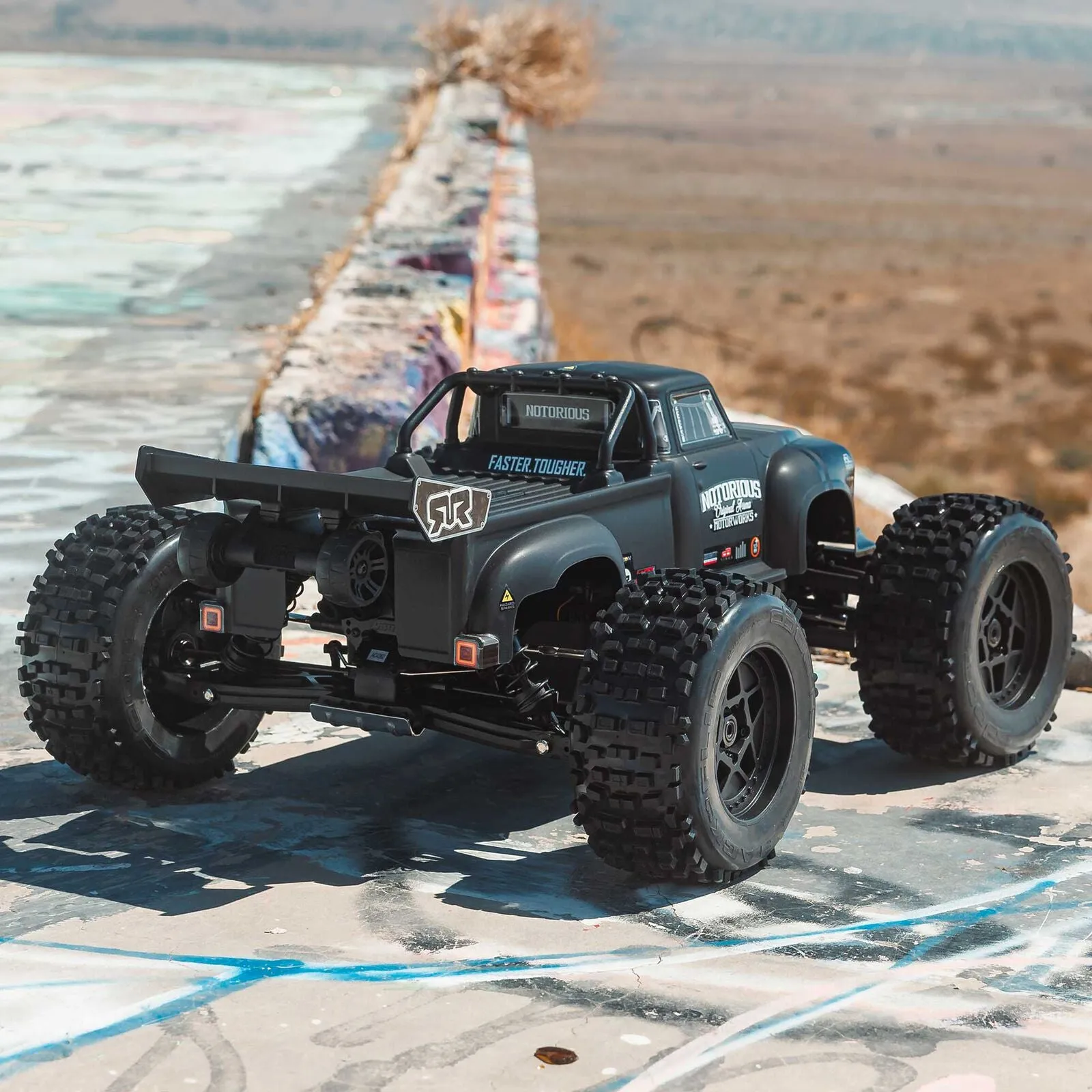 1/8 NOTORIOUS 6S V6 4X4 BLX Brushless Stunt Truck RTR, Black