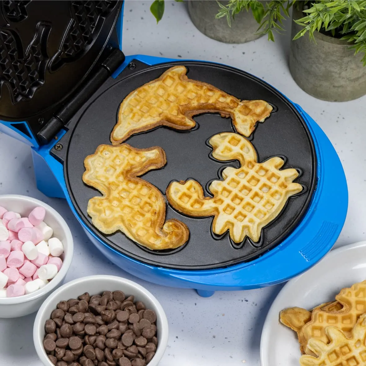 Animal Planet Waffle Makers / 3 in 1 Animal Shaped Waffle Iron/Cool Touch Handle/Non-Stick Coating/Cord Storage/Anti-Slip Feet (Sea Life)