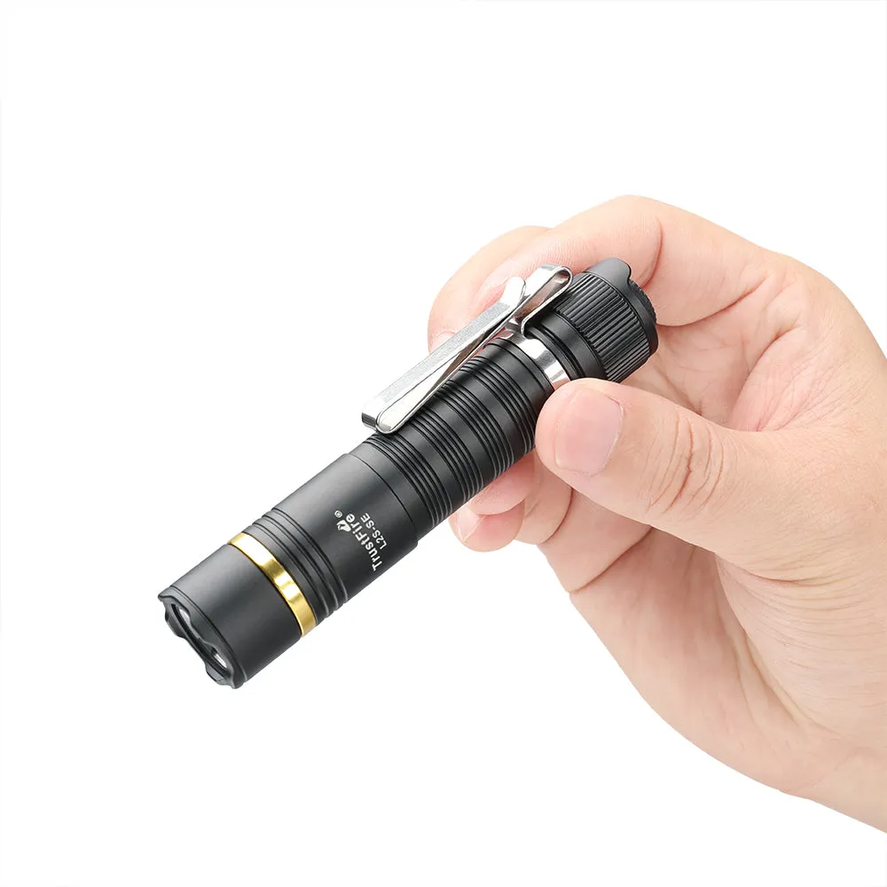 L2S-SE Tactical Flashlight has a maximum brightness of 1050 lumens and is stable and reliable in outdoor activities (disposable battery)