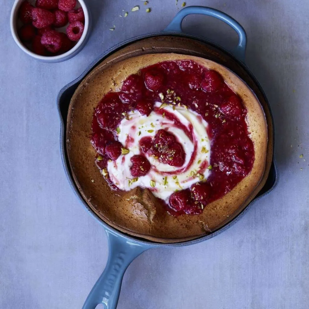 Le Creuset Signature Cast Iron Frying Pan with Metal Handle