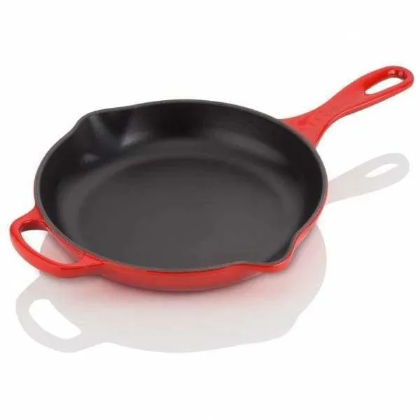 Le Creuset Signature Cast Iron Frying Pan with Metal Handle