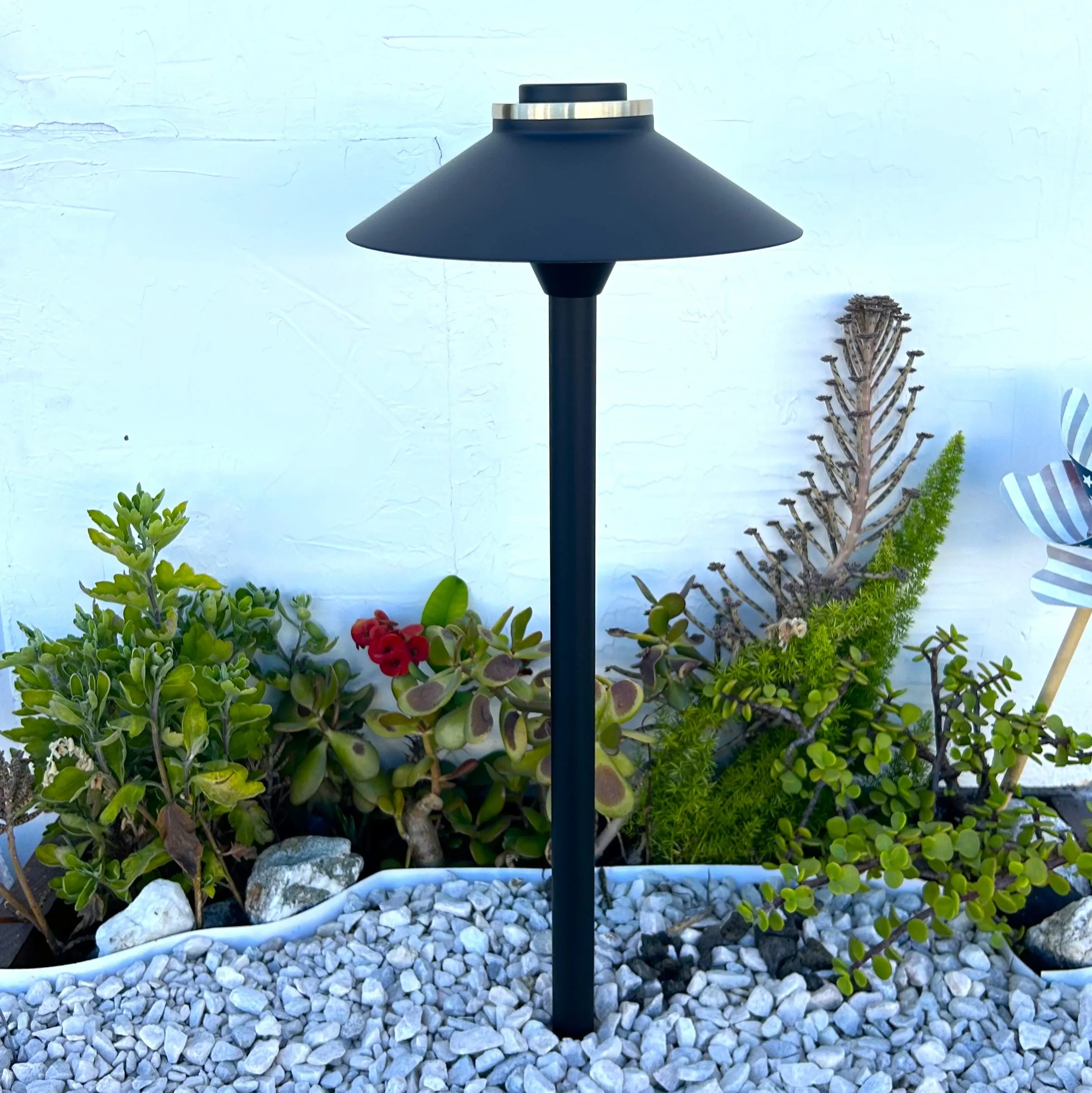 Noir Atlantide Cast Brass Pathway Light Gun Metal Black