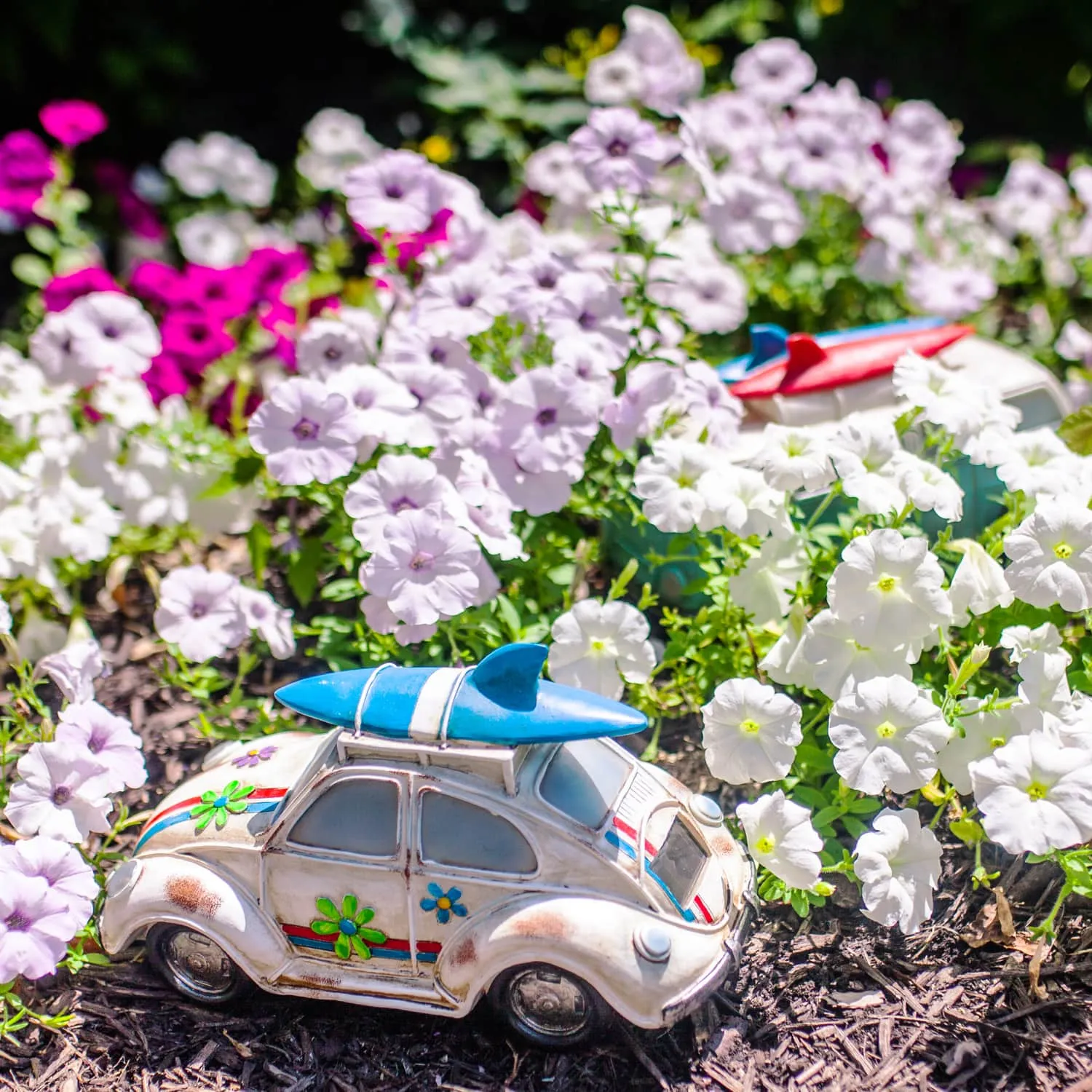 Solar Retro Bug Garden Statue, 7 Inch