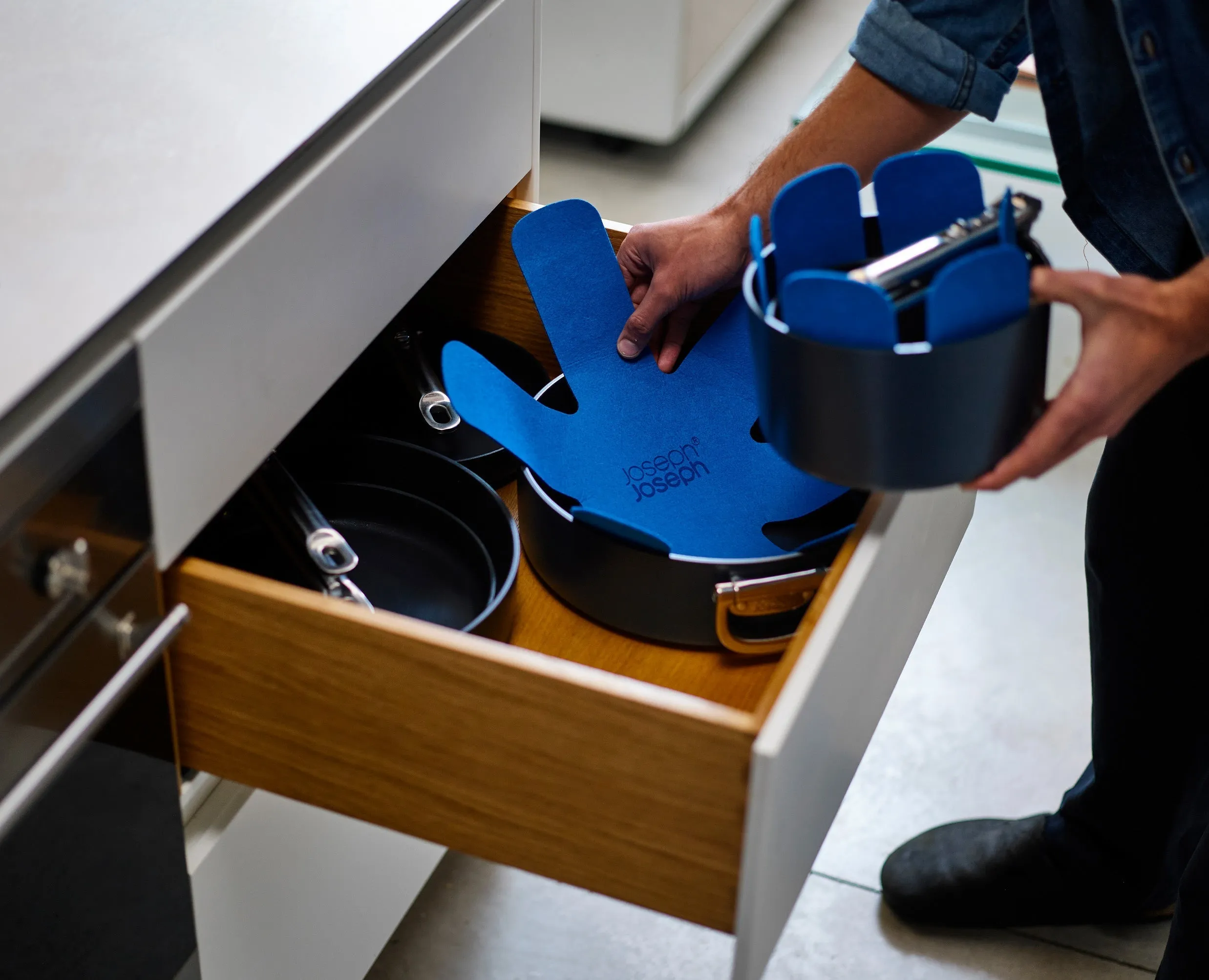 Space Folding Handle Ceramic Non-stick 3-piece Blue Saucepan Set